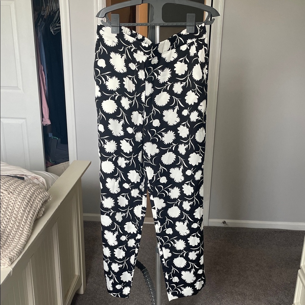 Boden Monochrome Leaf Print Trousers
